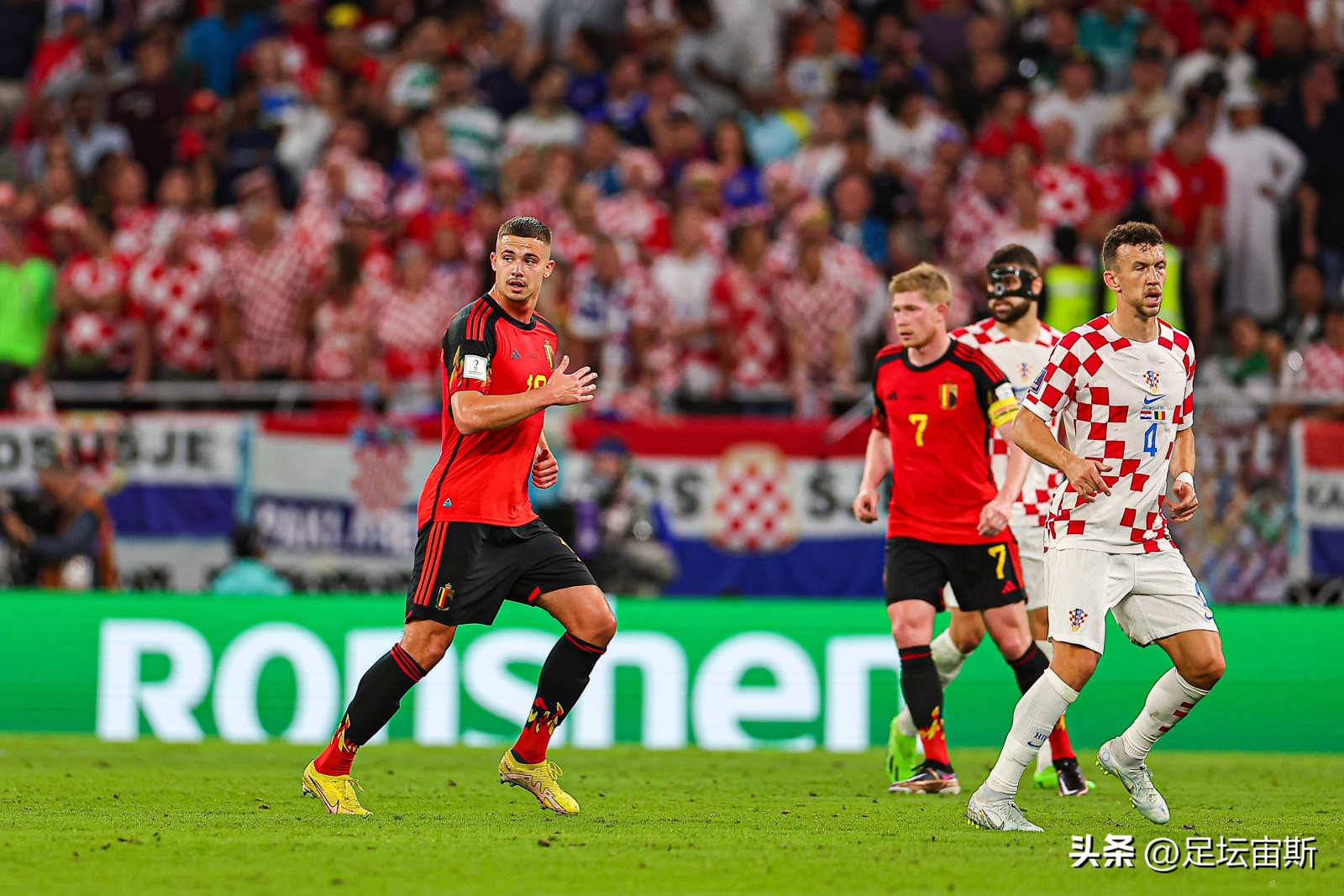 德布劳内连续三场比赛得分超过挺进下一轮，日本队挑战极限！